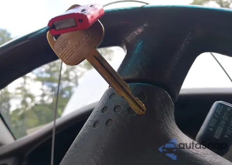 2001 Toyota Tacoma Base V6 z USA, uszkodzony, nr VIN 5TEHN72N81Z770275